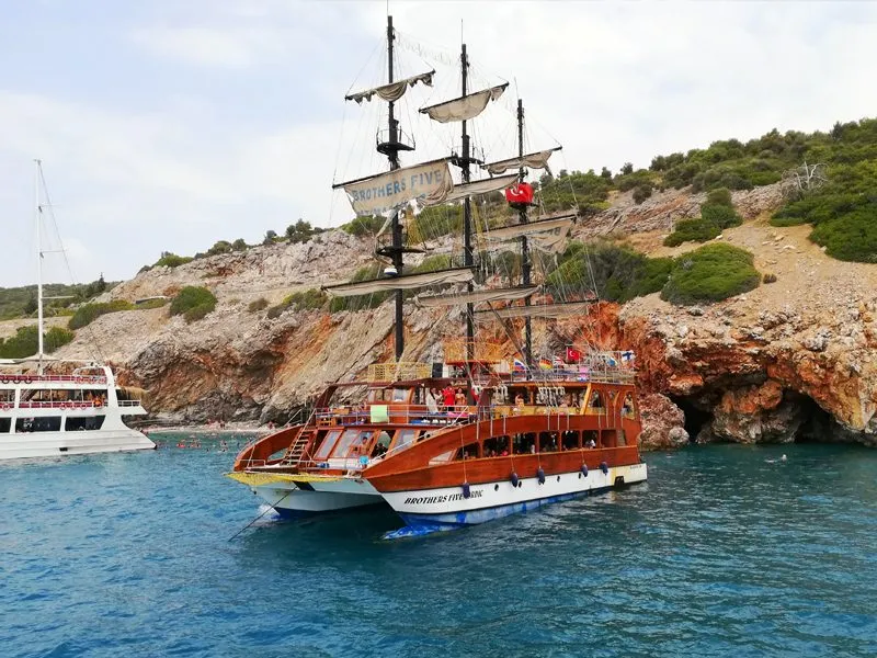 Catamaran Boat Trip with Snorkelling and Lunch gallery 1